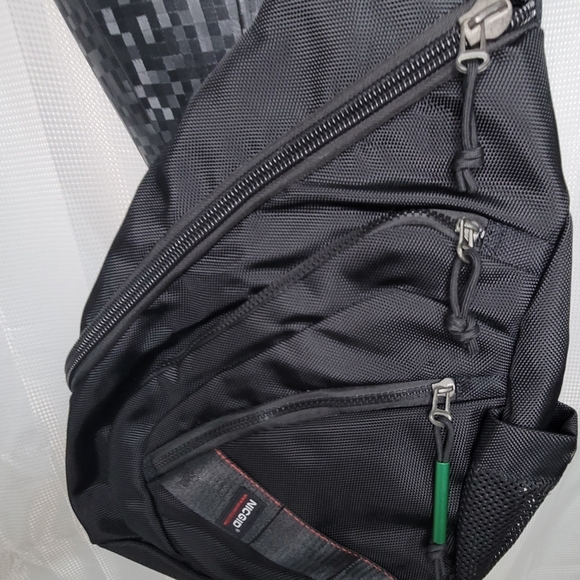 Backpack - Picture 4 of 7